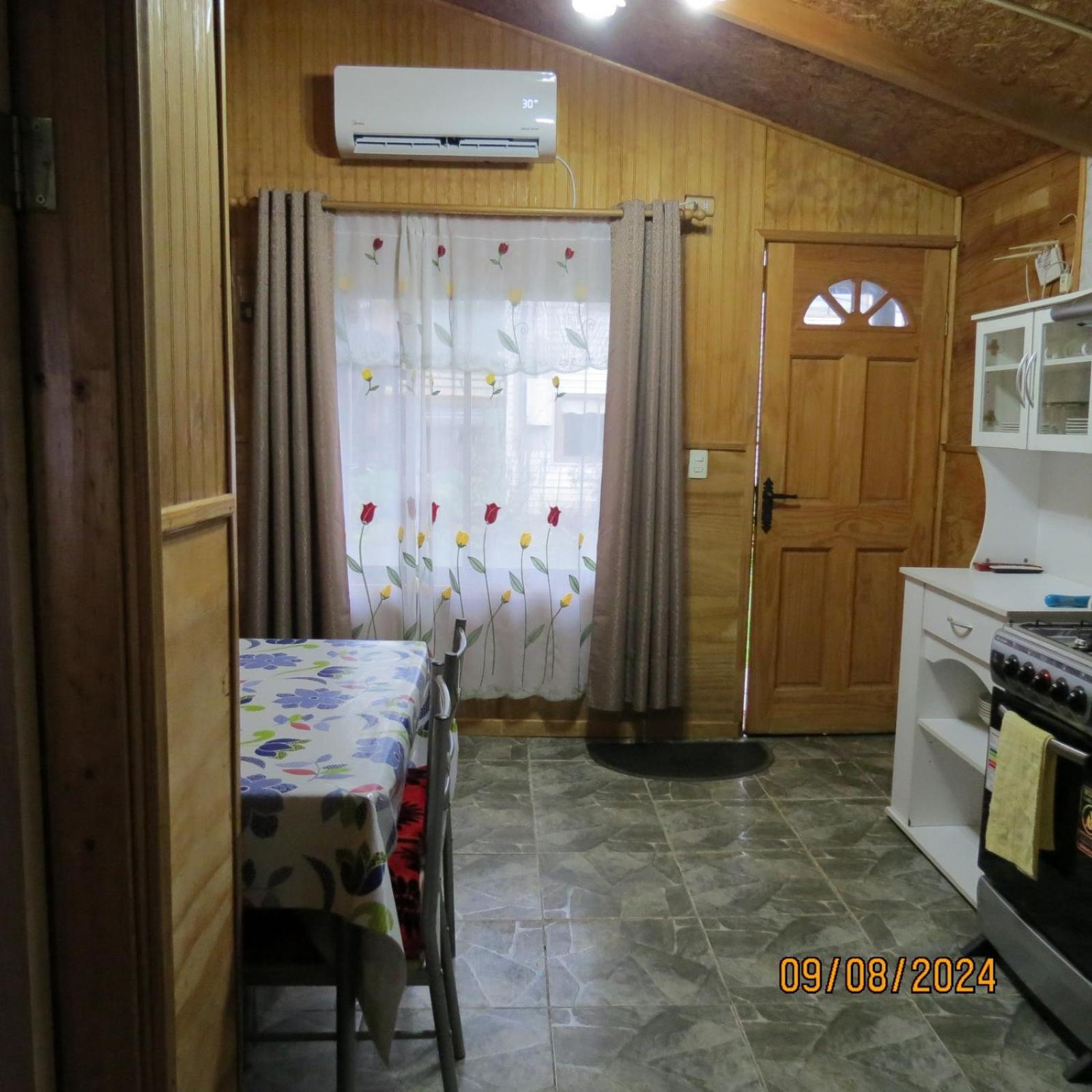 Hostal Y Cabanas Ventisquero Puerto Puyuguapi Dış mekan fotoğraf