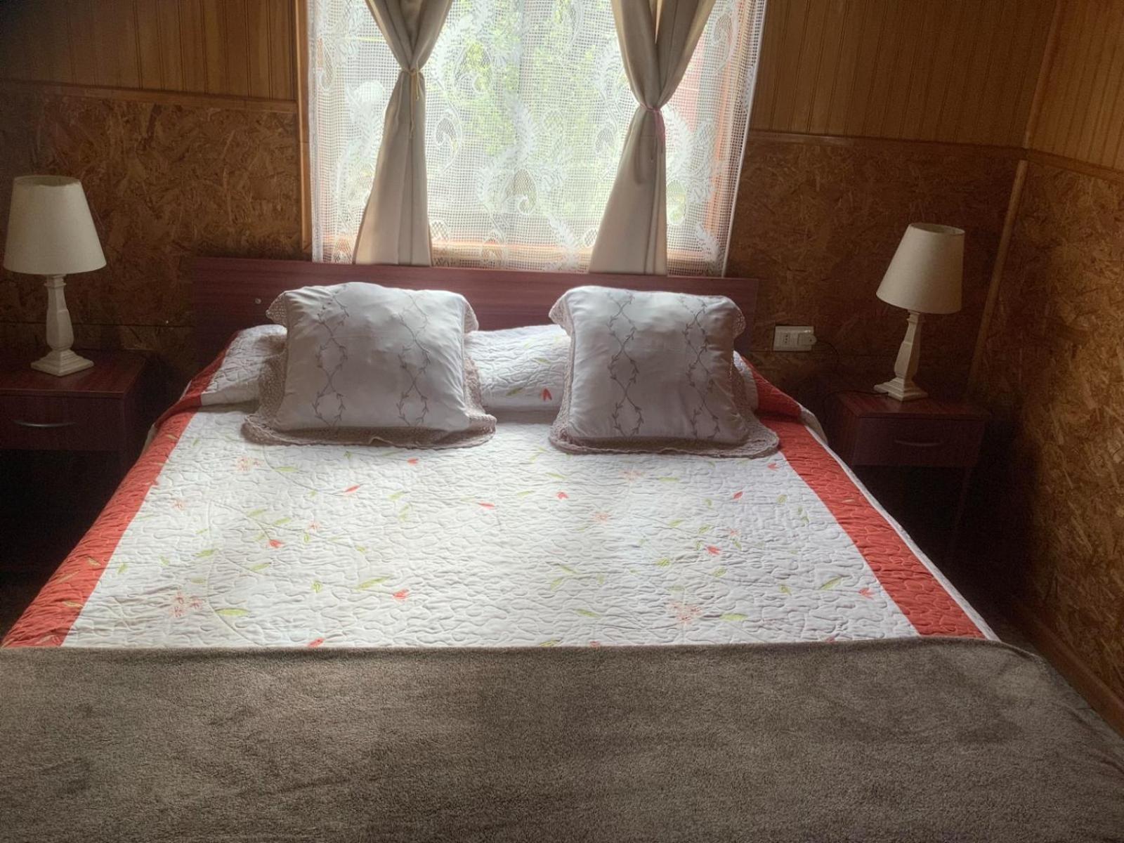 Hostal Y Cabanas Ventisquero Puerto Puyuguapi Oda fotoğraf