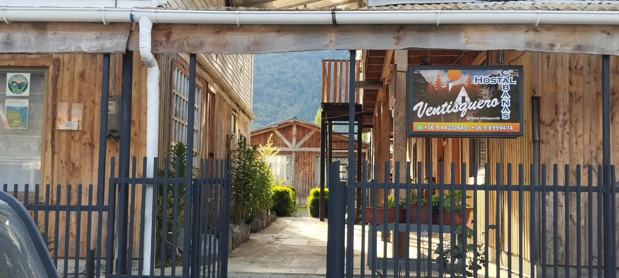 Hostal Y Cabanas Ventisquero Puerto Puyuguapi Dış mekan fotoğraf